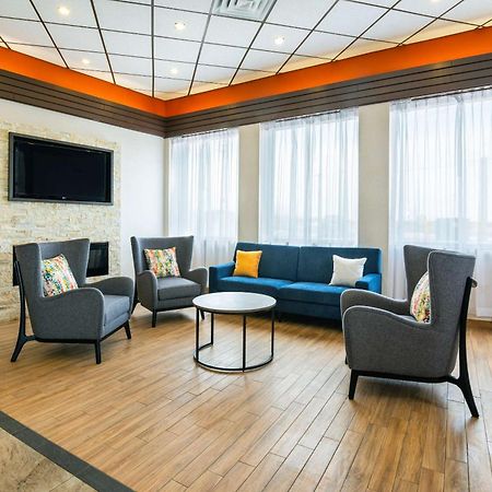 Comfort Inn & Suites Бари Екстериор снимка