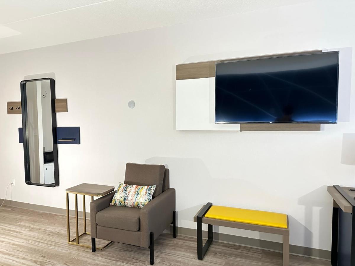 Comfort Inn & Suites Бари Екстериор снимка