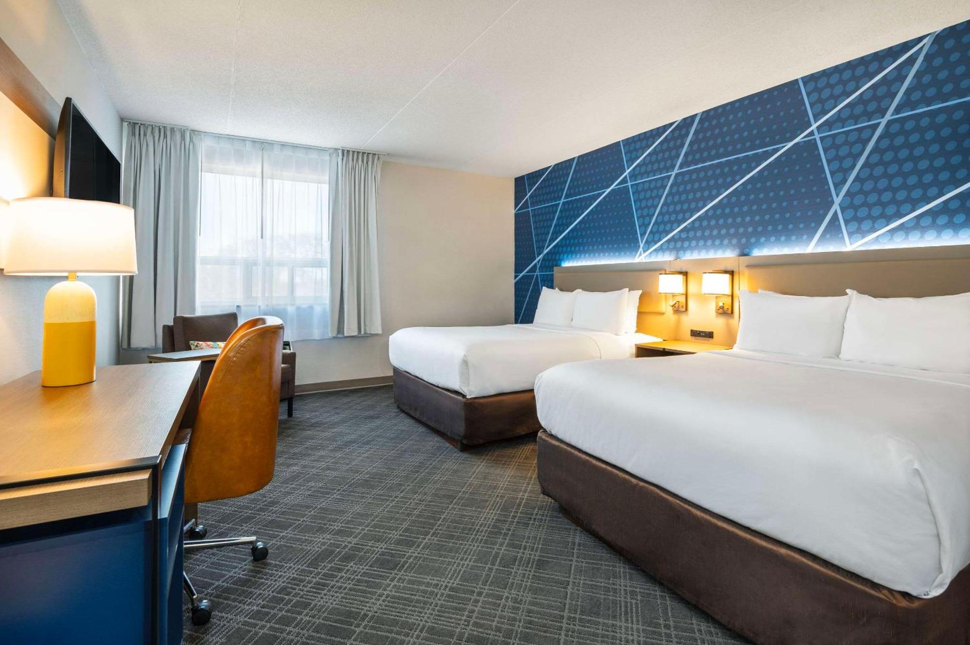Comfort Inn & Suites Бари Екстериор снимка