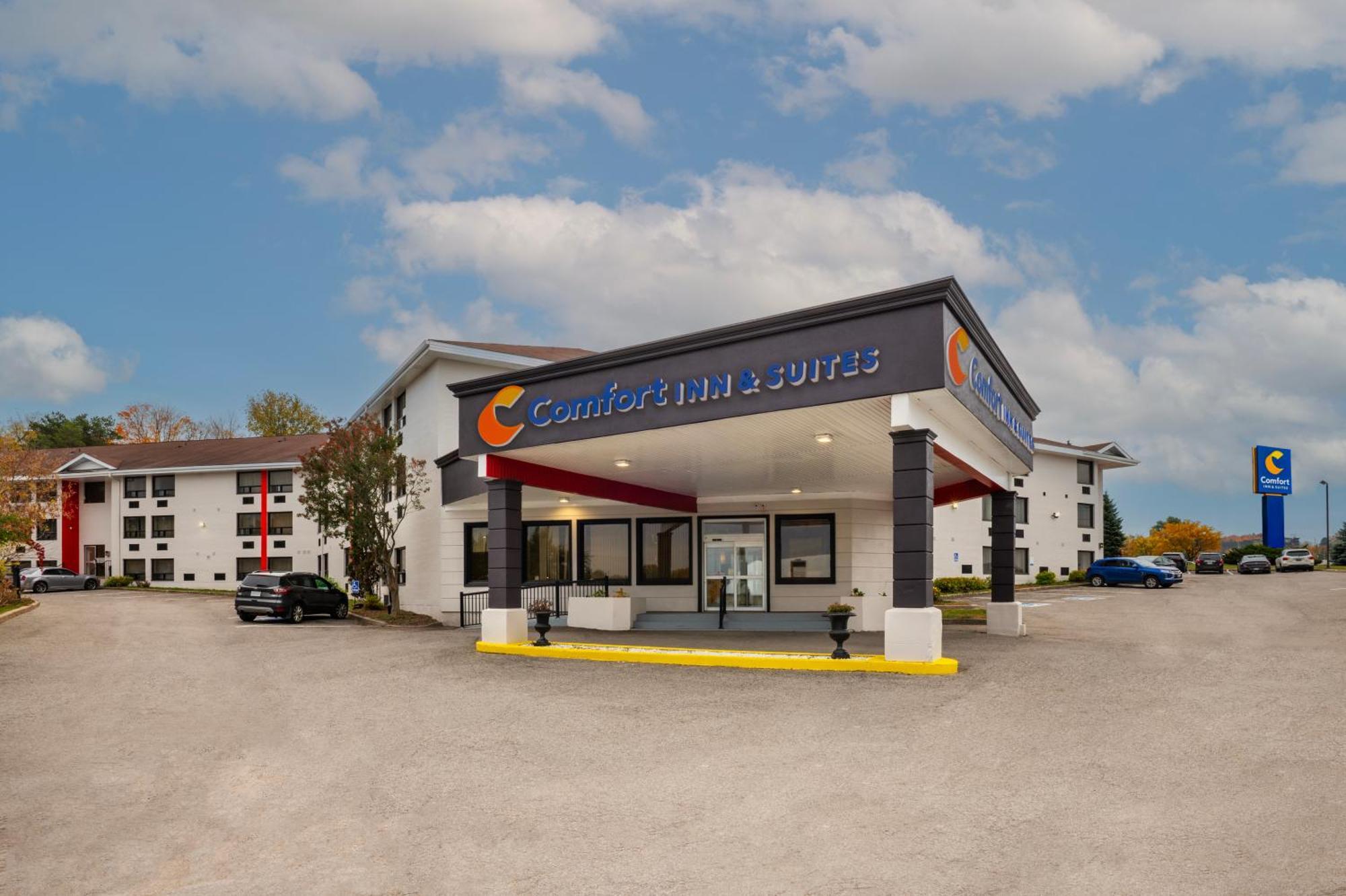 Comfort Inn & Suites Бари Екстериор снимка