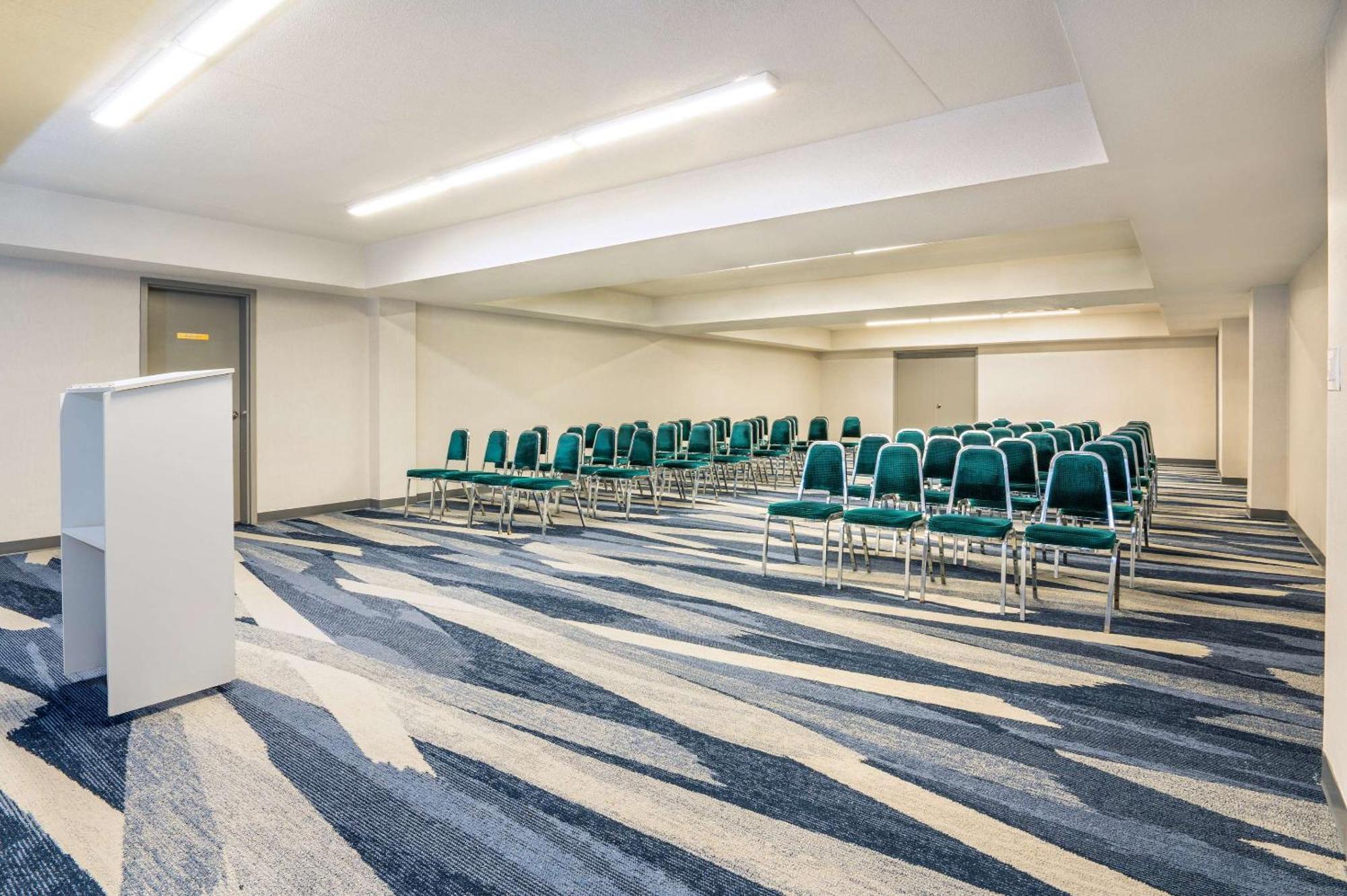 Comfort Inn & Suites Бари Екстериор снимка