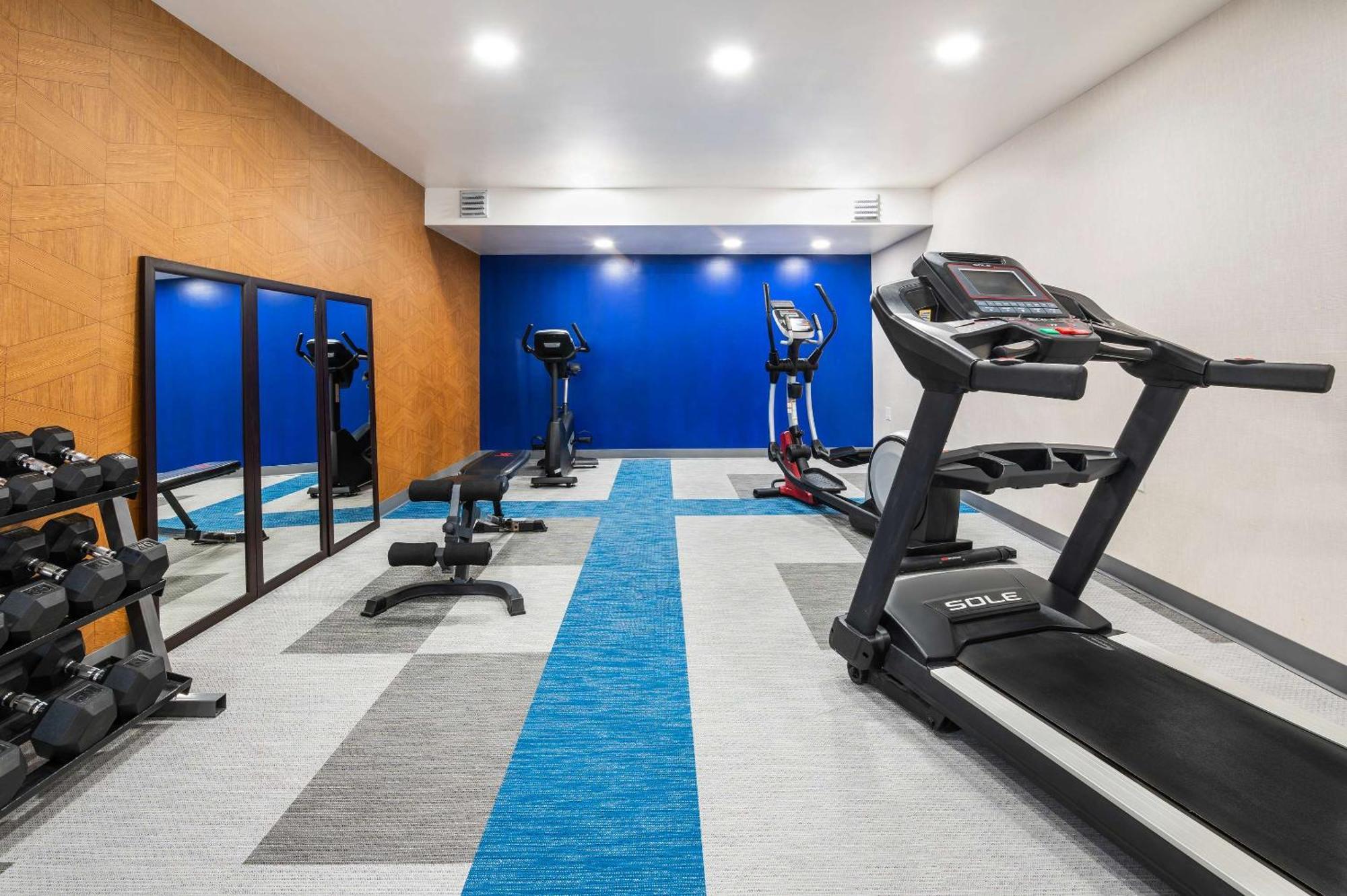 Comfort Inn & Suites Бари Екстериор снимка