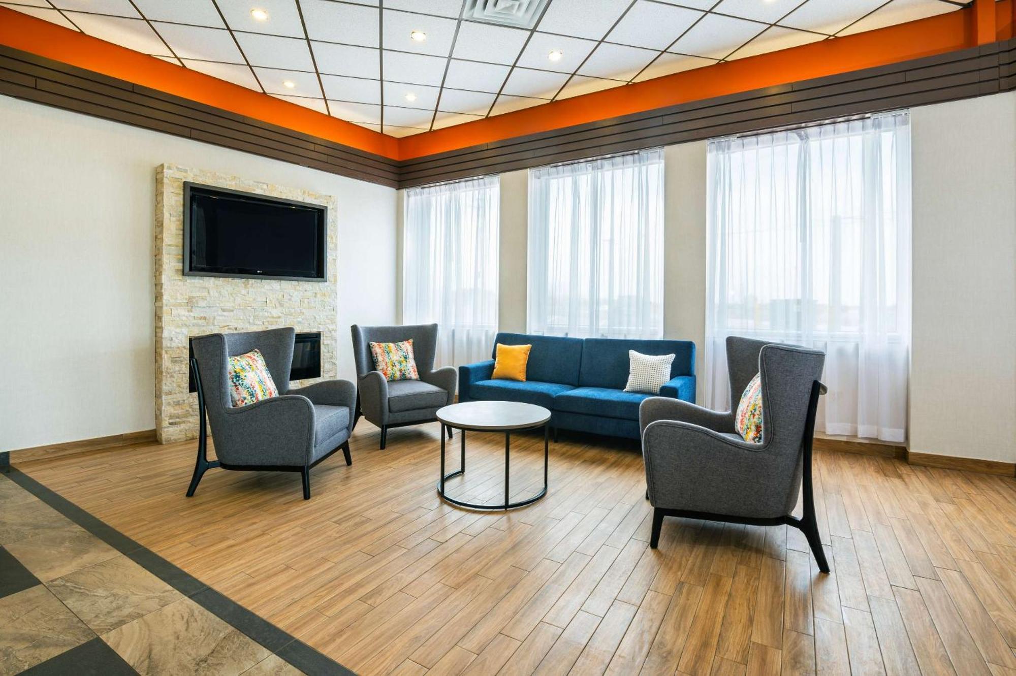 Comfort Inn & Suites Бари Екстериор снимка